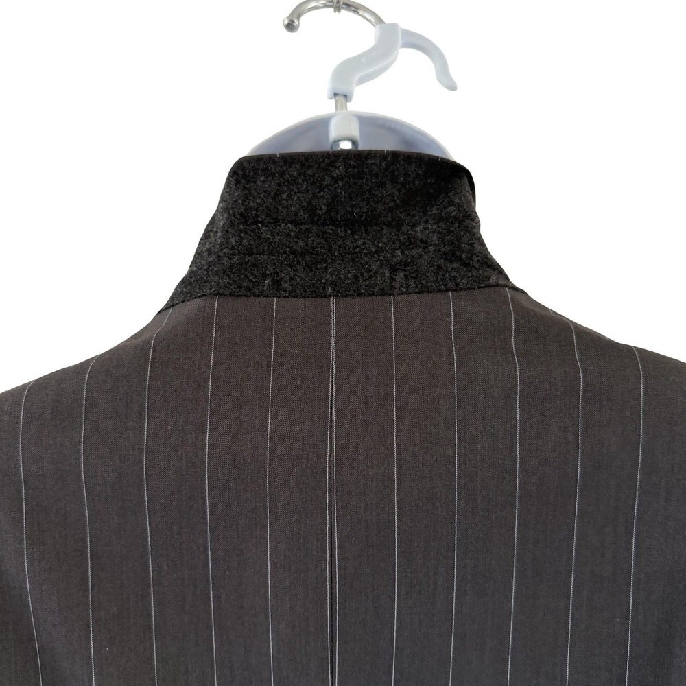 Insignia Collezione Gray Pinstripe Three Button Sport Coat Blazer Men's 44R - Picture 7 of 16
